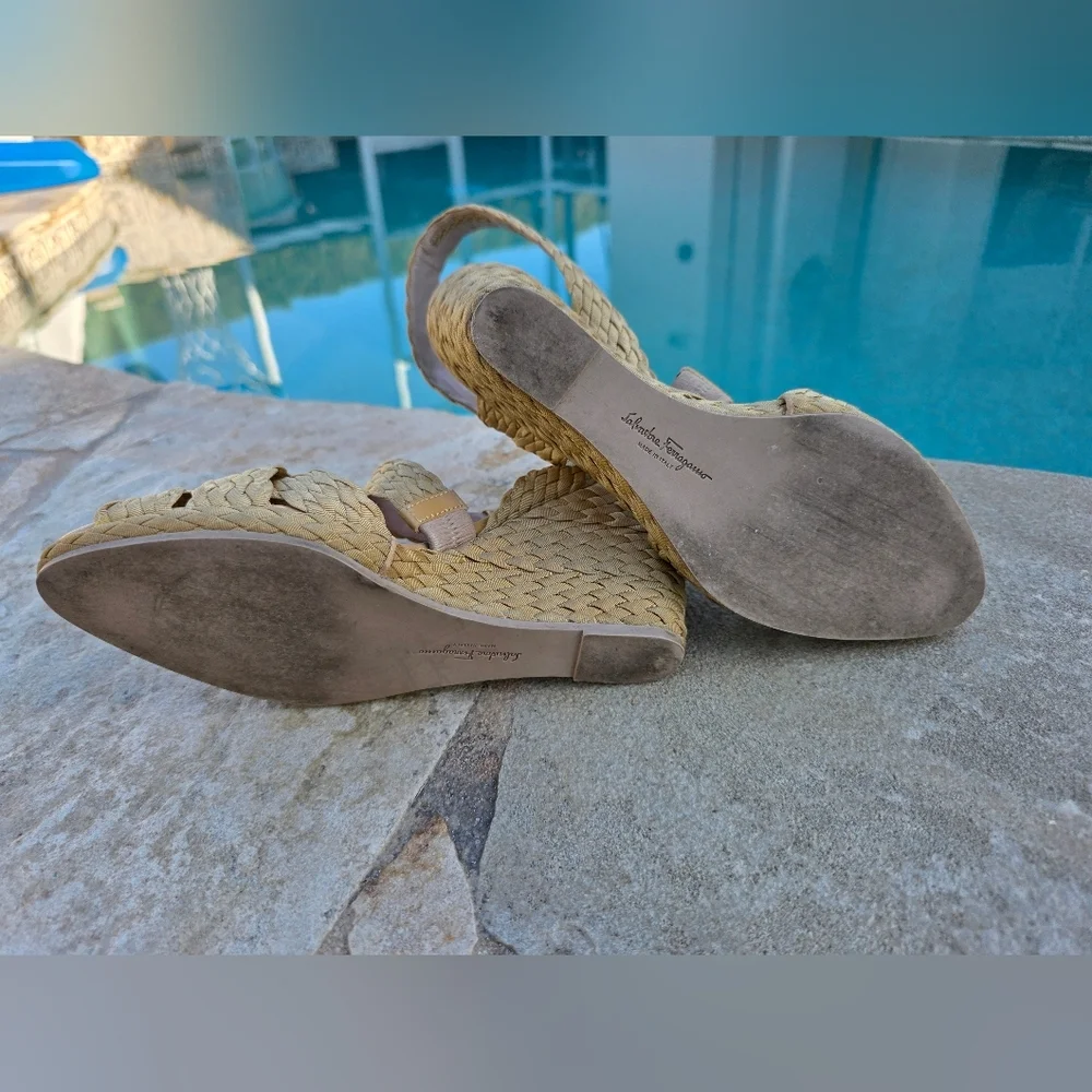 Salvatore Ferragamo Woven Neutral Wedge Sandals Made In Italy- SZ 8B - Picture 14 of 14